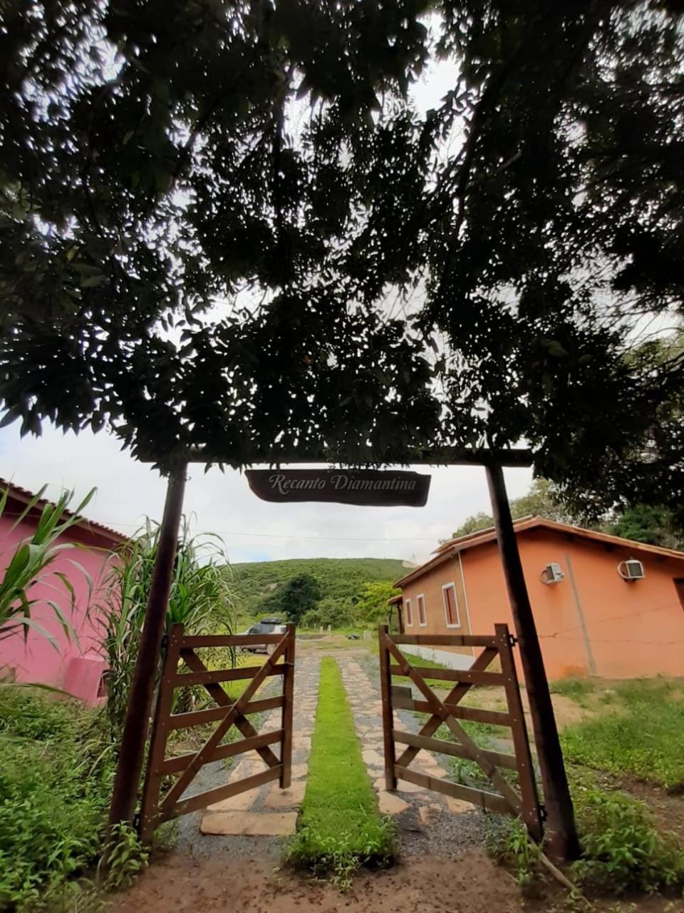 Chale Topazio No Recanto Diamantina Entre Palmeiras E Capao Holiday home *